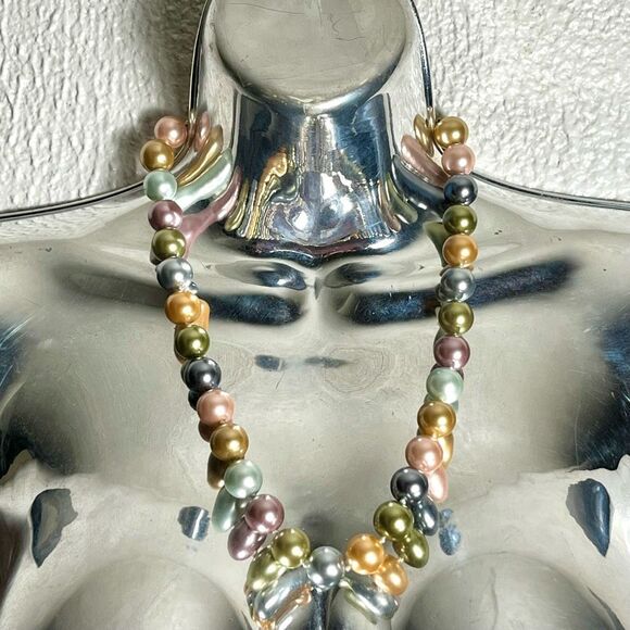 KJL Kenneth Jay Lane Inaugural 'First Lady' 18" Faux Pearl Necklace 2009 - Picture 1 of 5